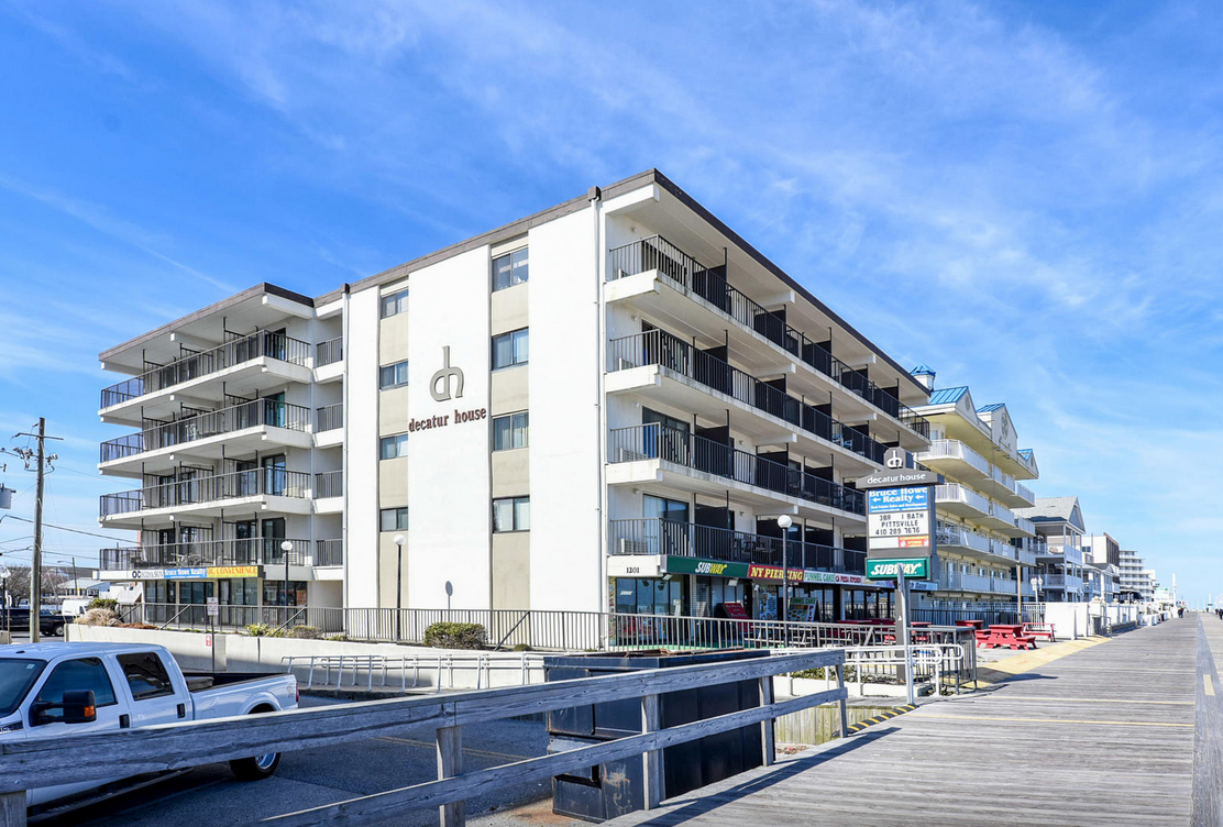 Resort Decatur House